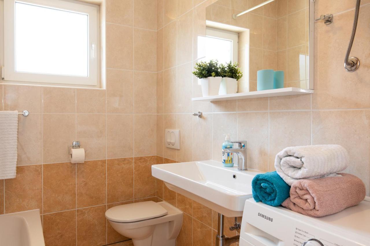 Apartman Jelena Vrbnik Exterior photo